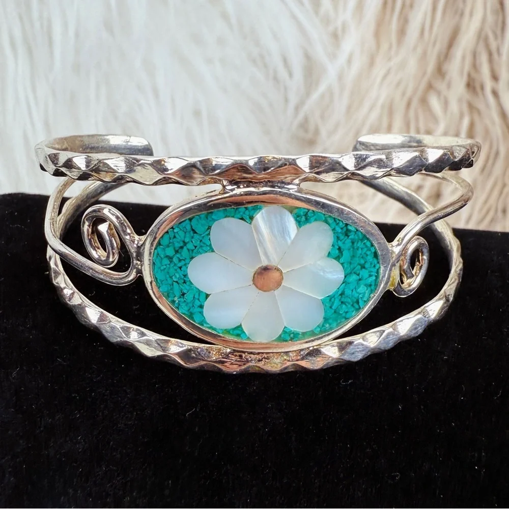 Alpaca Mexico, Silver Turquoise mother-of-pearl, inlay Floral Cuff Bracelet
